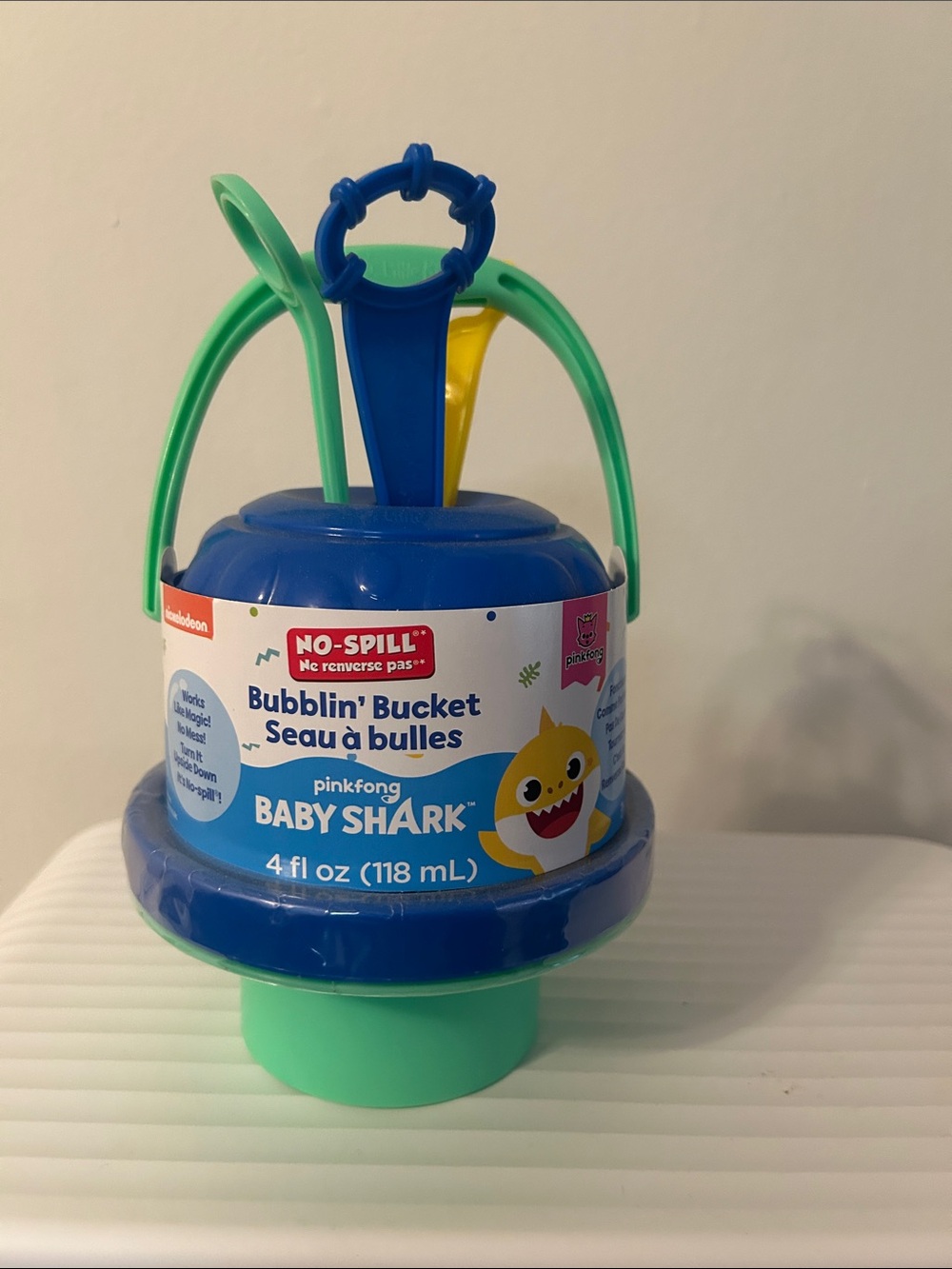 Nickelodeon Baby Shark No-Spill Bubblin' Bucket 4 oz